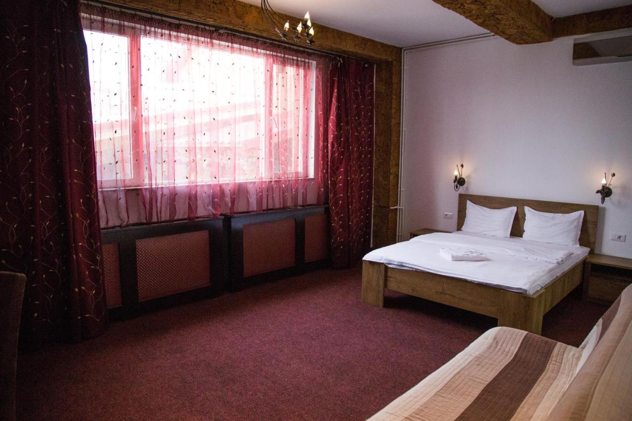 Motel Davios Târgu Jiu Exterior photo